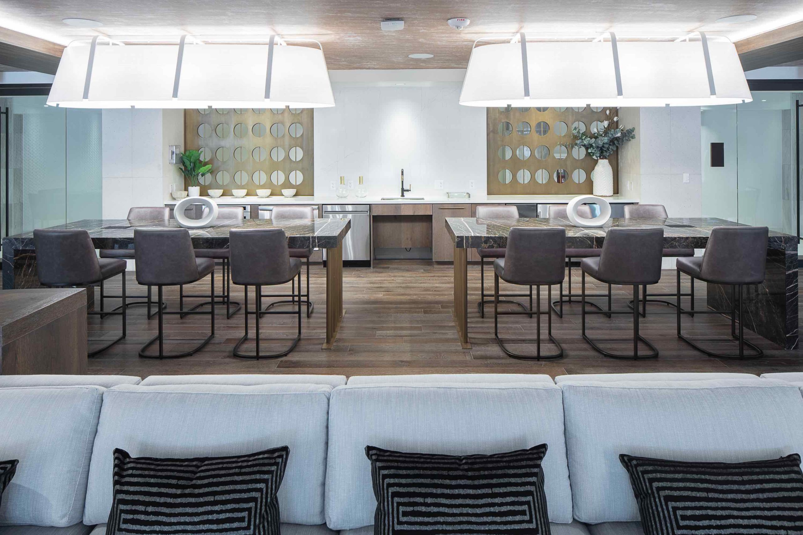 250 Mission clubroom